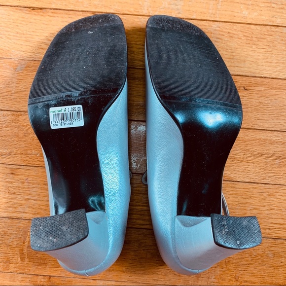 Manel’s silver Mary Jane shoes - Picture 6 of 8